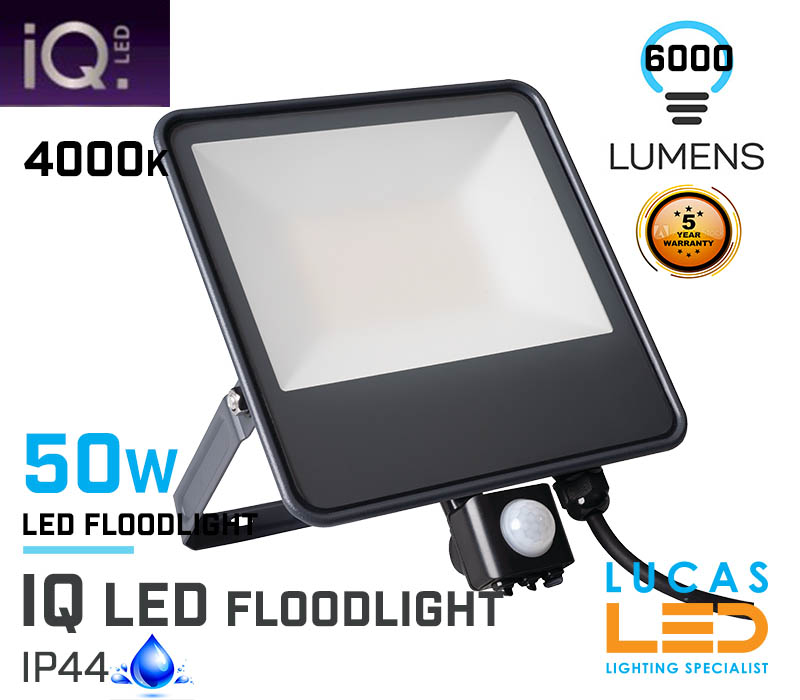 Outdoor LED Floodlight 50W - PIR - 6000lm - 4000K Natural White - IP44 - Industrial Premium line IQ LED Floodlight
